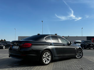 BMW 5 Series foto 2