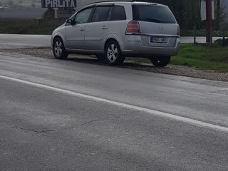 Opel Zafira foto 2