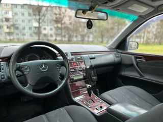 Mercedes E-Class foto 14