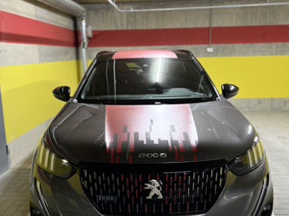 Peugeot 2008 foto 2