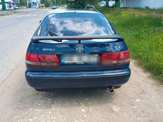 Toyota Carina foto 2