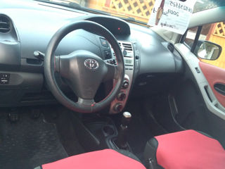 Toyota Yaris foto 3