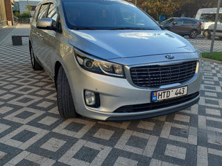 KIA Carnival foto 2