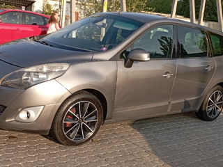 Renault Grand Scenic foto 2