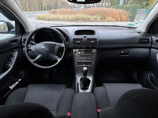 Toyota Avensis foto 7