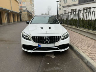 Mercedes C-Class foto 2