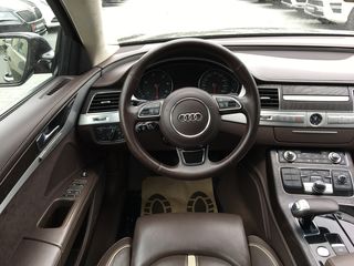 Audi A8 foto 9