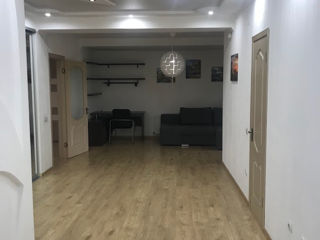 Apartament cu 2 camere, 76 m², Centru, Chișinău foto 3