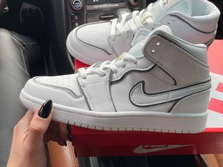 nike air jordan iridescent
