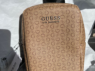 Guess foto 3