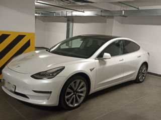 Tesla Model 3 foto 6