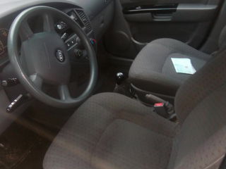 KIA Carens foto 7