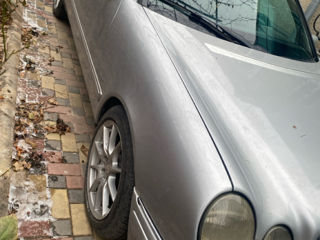 Mercedes E-Class foto 3