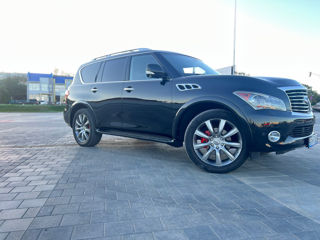 Infiniti QX56 foto 6