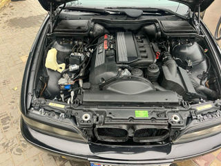 BMW 5 Series foto 2