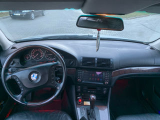 BMW 5 Series foto 9