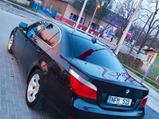 BMW 5 Series foto 4