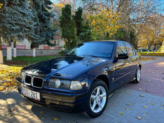 BMW 3 Series foto 13