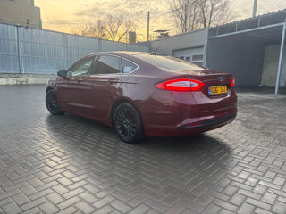 Ford Fusion foto 4