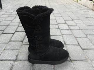 UGG Bailey Button Triplet Boots. Размер 37. Оригинал. В идеальном состоянии. foto 5