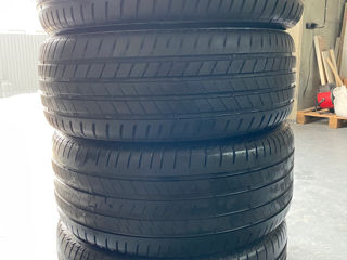 Set Anvelope Bridgestone R20 p/u vara,