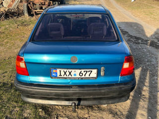 Opel Astra foto 1