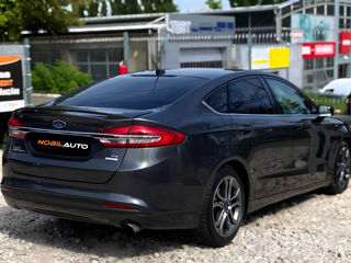 Ford Fusion foto 5