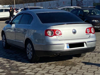 Volkswagen Passat foto 3