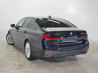 BMW 5 Series foto 3