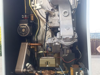 Газовый котел Vaillant VHR NL 24-28 C ( T6  конденсационный, турбированный, двухконтакрный) foto 3