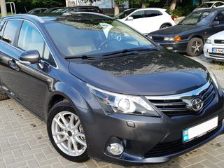 Toyota Avensis foto 9