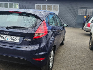 Ford Fiesta foto 3