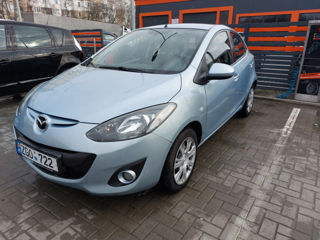 Mazda 2 foto 1