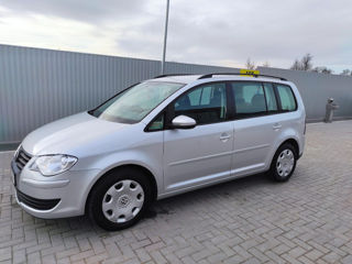 Volkswagen Touran foto 4