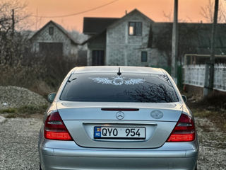 Mercedes E-Class foto 3