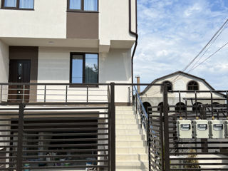 Direct de la Compania de constructii !!! Townhouse cu Reparatie Euro +  2 Garaje subterane. foto 18