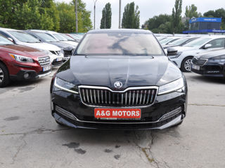 Skoda Superb foto 2