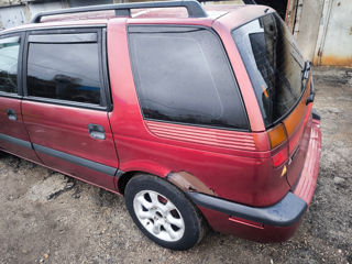 Mitsubishi Space Wagon foto 8