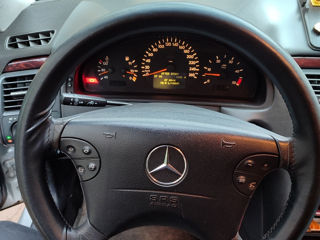 Mercedes E-Class foto 8