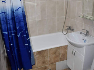 Apartament cu 2 camere, 50 m², Botanica, Chișinău foto 2