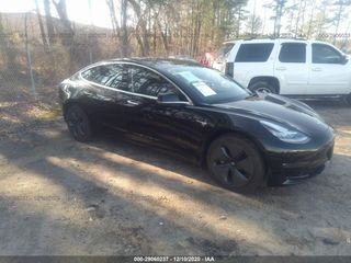 Tesla Model 3 foto 1