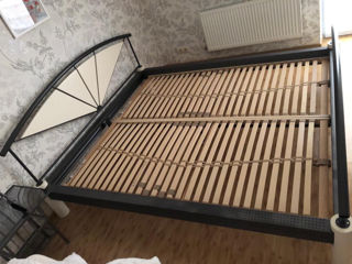 Кровать,  180 см  х 200 см