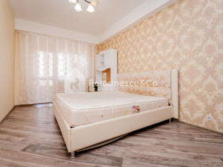 Apartament cu 2 camere, 78 m², Centru, Chișinău foto 4