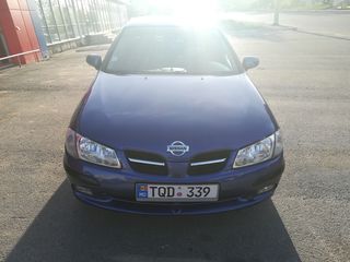 Nissan Almera foto 1