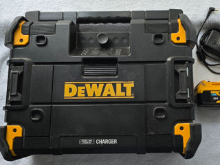 DeWalt DWST1-81079-GB (Centru muzical  - радио, музыкальный центр)