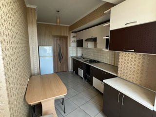 Apartament cu 2 camere, 72 m², Buiucani, Chișinău foto 5