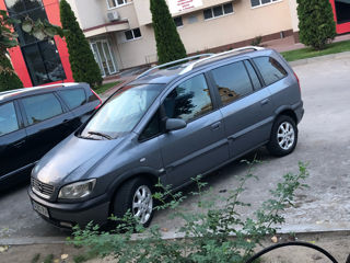 Opel Zafira foto 2