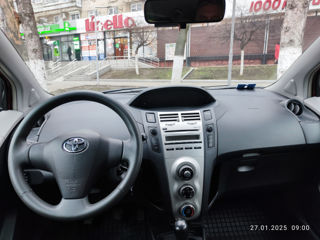 Toyota Yaris foto 8