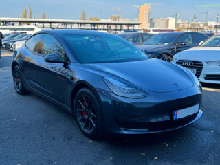 Tesla Model 3 foto 3