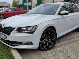 Skoda Superb foto 1